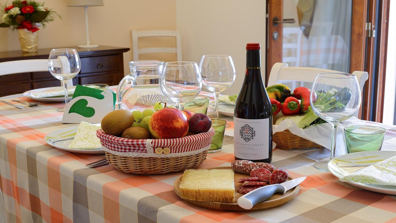 Agriturismo Deni Leilighet Cenaia Eksteriør bilde