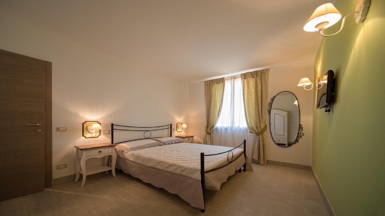 Agriturismo Deni Leilighet Cenaia Eksteriør bilde
